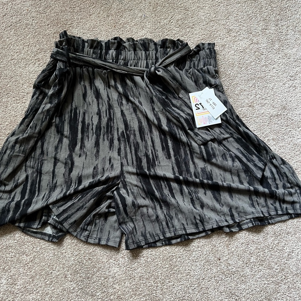 Ella 2xl NWT Lularoe paper bag shorts